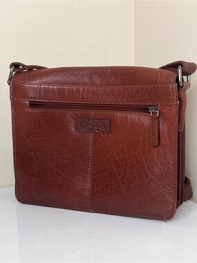 Genicci Premium Brown Leather Messenger Bag with Multiple Zip Pockets EUC